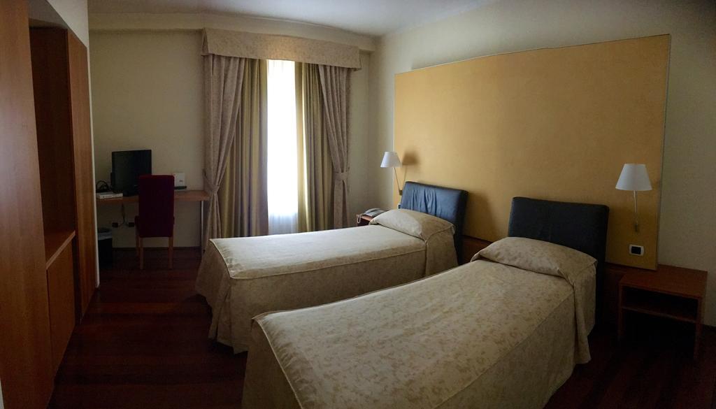Hotel Dimora Del Barone Romagnano Sesia Zewnętrze zdjęcie